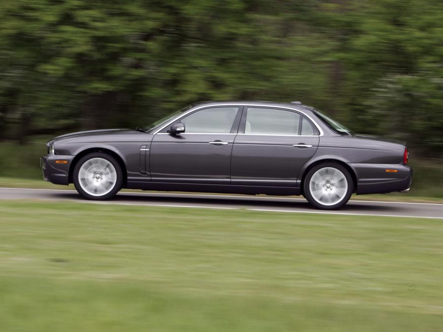  Jaguar XJ Sovereign 2007 года  (фото 11 из 13)
